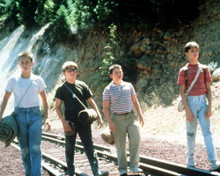 STAND BY ME RIVER PHOENIX WIL WHEATON CAST PRINTS AND POSTERS 280363