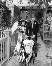 CLARK GABLE VIVIEN LEIGH GONE WITH THE WIND BABY STROLLER RARE SHOT PRINTS AND POSTERS 194529