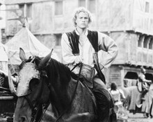 A KNIGHT'S TALE HEATH LEDGER ON HORSEBACK PRINTS AND POSTERS 170612