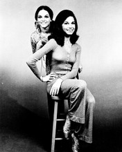 MARY TYLER MOORE AND VALERIE HARPER ON STOOL PRINTS AND POSTERS 168195