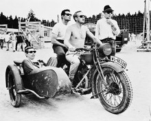 GREAT ESCAPE STEVE MCQUEEN BARECHEST MOTORBIKE PRINTS AND POSTERS 169118