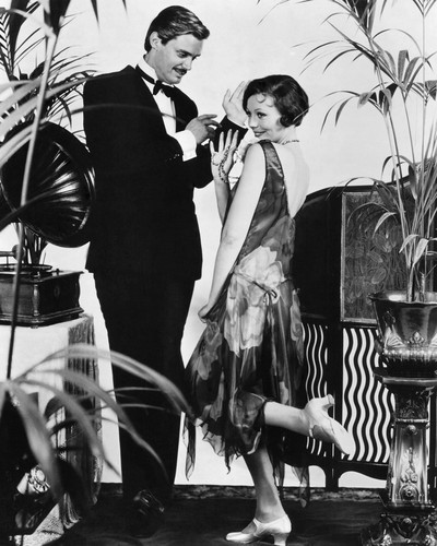 Upstairs, Downstairs Posters and Photos 188743 | Movie Store