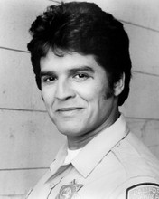 ERIK ESTRADA CHIPS SMILING PORTRAIT AS PONCH PRINTS AND POSTERS 194488