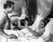 DANIELA BIANCHI SEAN CONNERY FROM RUSSIA WITH LOVE BARECHESTED IN BED PRINTS AND POSTERS 196751