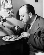 ALFRED HITCHCOCK RARE PROFILE PICTURE EATING PRINTS AND POSTERS 199048