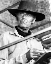 HENRY FONDA ONCE UPON A TIME IN THE WEST HOLDING BOOK PORTRAIT PRINTS AND POSTERS 199178