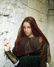 OLIVIA HUSSEY ROMEO AND JULIET IN VEIL AND GREEN COSTUME PRINTS AND POSTERS 290846