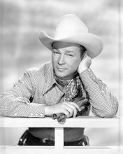 ROY ROGERS WHITE STETSON LEANING ON FENCE STUDIO PHOTO SHOOT PRINTS AND POSTERS 199274