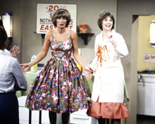 LAVERNE & SHIRLEY CINDY WILLIAMS PENNY MARSHALL CLASSIC TV COMEDY PRINTS AND POSTERS 291514