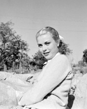 GRACE KELLY OUTDOOR SHOOT EARLY 1950'S PRINTS AND POSTERS 199644
