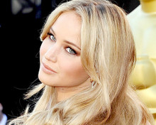 JENNIFER LAWRENCE LOVELY POSE WHITH LONG BLONDE HAIR LOOKING OVER SHO PRINTS AND POSTERS 291281