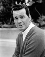 JAMES GARNER IN CASUAL SWEATER 1960'S PORTRAIT PRINTS AND POSTERS 199579