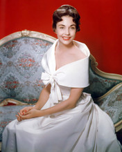 JENNIFER JONES LOVELY SMILING POSE SEATED ON ELEGANT VINTAGE COUCH PRINTS AND POSTERS 291424