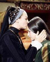 NATASHA PARRY KISSING HEAD OF OLIVIA HUSSEY ROMEO AND JULIET PRINTS AND POSTERS 291384