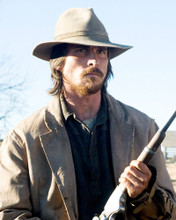 CHRISTIAN BALE 3:10 TO YUMA HOLDING RIFLE PRINTS AND POSTERS 292573