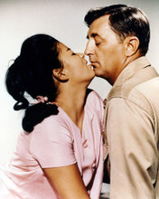 Picture of Robert Mitchum in Man in the Middle