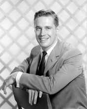 Picture of George Peppard in Breakfast at Tiffany's