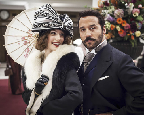 Picture of Jeremy Piven in mr. selfridge