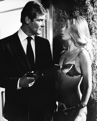 Picture of Roger Moore in The Man with the Golden Gun