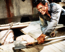 Picture of Bruce Campbell in Evil Dead II