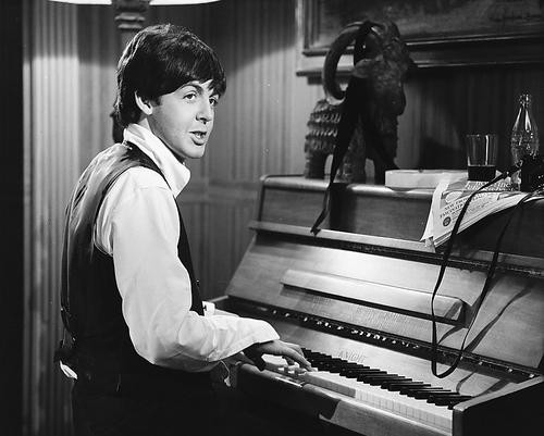 Picture of Paul McCartney in A Hard Day's Night