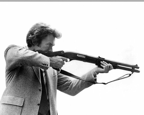 Picture of Clint Eastwood in Dirty Harry
