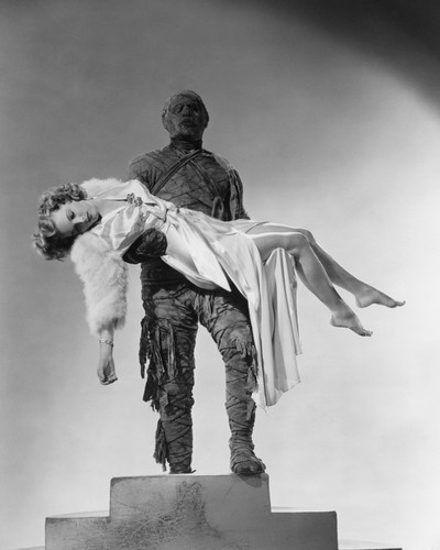 Picture of Lon Chaney Jr. in The Mummy's Tomb
