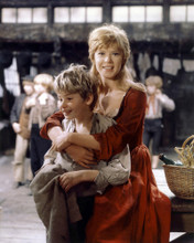 Picture of Shani Wallis in Oliver!