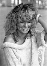 Farrah Fawcett candid 5x7 inch press photo running hand through her hair