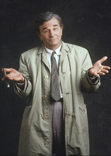 Peter Falk as Columbo wonderful candid publicity pose wearing raincoat 5x7 photo