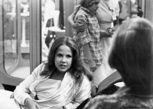 Linda Blair sits on psychiatrist sofa 1977 Exorcist II: The Heretic 5x7 photo