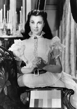 Vivien Leigh in white dress hands clasped Gone With The Wind 5x7 inch real photo