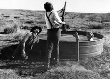 Tom Horn 1980 movie Steve McQueen rifle butts man beside Linda Evans 5x7 photo