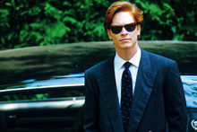 Eric Stoltz, cool in sunglasses and blue suit 8x12 photo