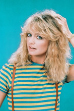 Goldie Hawn vintage 4x6 inch real photo #347361