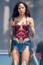 Gil Gadot as Wonder Woman holding on to ropes 4x6 inch photo