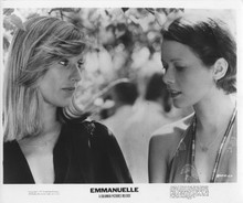 Emmanuelle 1975 original 8x10 photograph Sylvia Kristel with blonde woman