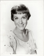 Julie Andrews original 1960's 8x10 photograph portrait smiling