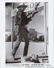 Clint Eastwood original 8x10 photo 1976 Outlaw Josey Wales holding two guns