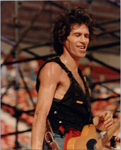 Keith Richards original 8x10 press photo 1970's Stones concert smiling pose