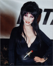 Elvira Cassandra Peterson busty pose hand on hip 8x10 1985 press photo at event