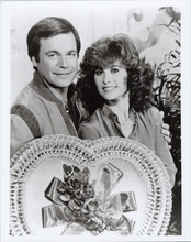 Hart to Hart TV series Robert Wagner Stefanie Powers with Valentine's heart 8x10