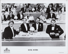 Victor Victoria original 8x10 photo Julie Andrews Preston Garner sat at table
