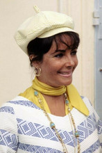 Elizabeth Taylor wears yellow hat 1960's candid smiling pose 4x6 inch photo