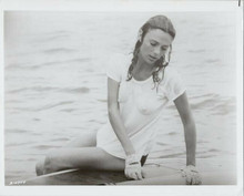 Jacqueline Bissett in wet white t-shirt sits on side of boat The Deep 8x10 photo