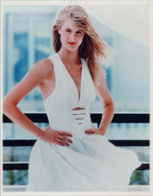 Laura Dern smiling pose in white dress hands on hips 8x10 photo