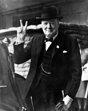 Winston Churchill iconic pose in suit doing Victory sign 8x10 photo