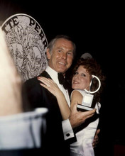 Johnny Carson Bette Midler candid 1970's pose together at TV Awards show 8x10