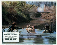 Bonnie and Clyde Faye Dunaway shot crosses river Warren Beatty M.J. Pollard 8x10