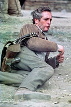 Paul Newman lies on ground with gunbelt Butch Cassidy 4x6 inch photo